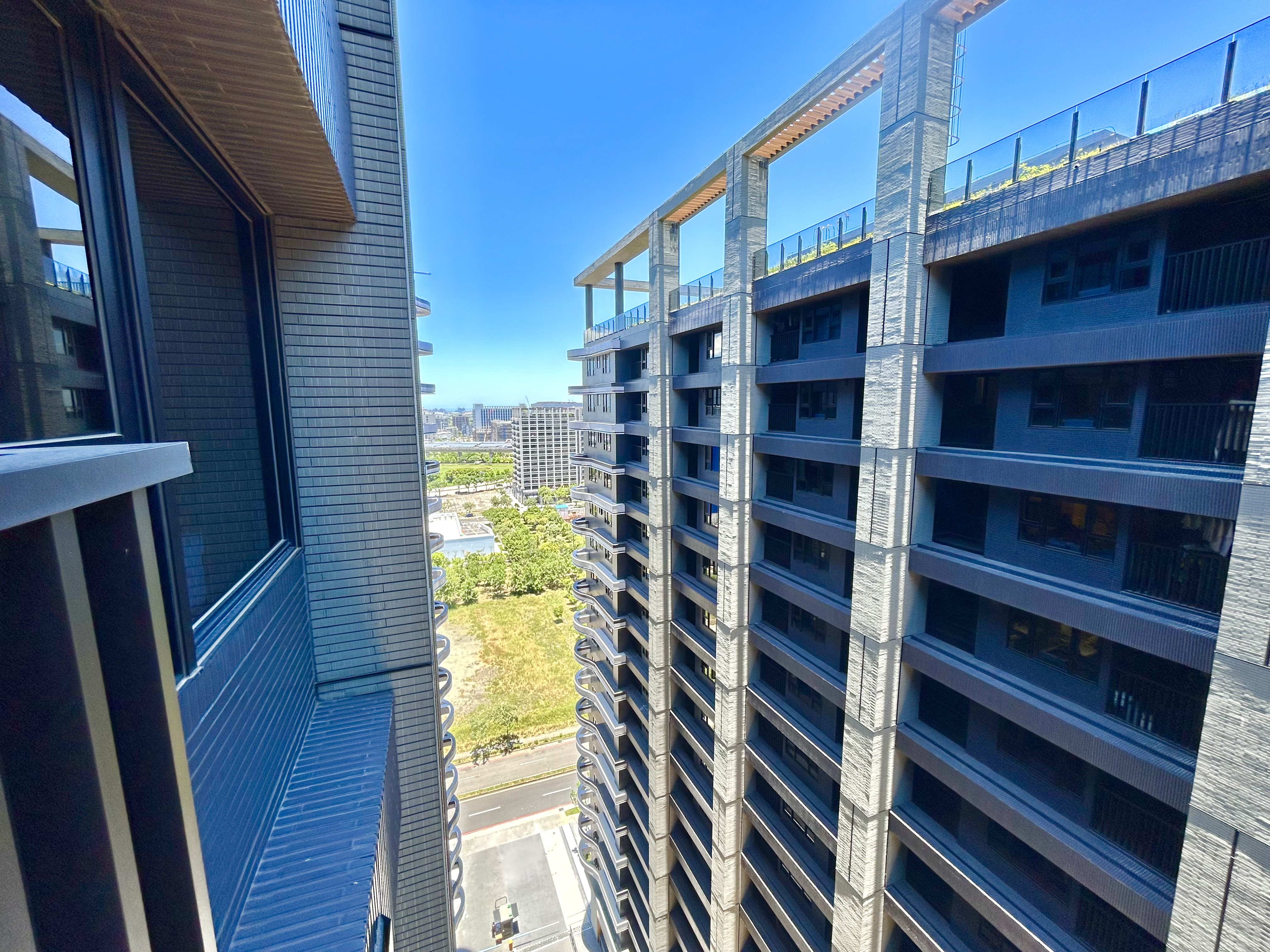 A18 站前新銳｜18 樓三房平車｜1898 萬卡位國泰特區紅利