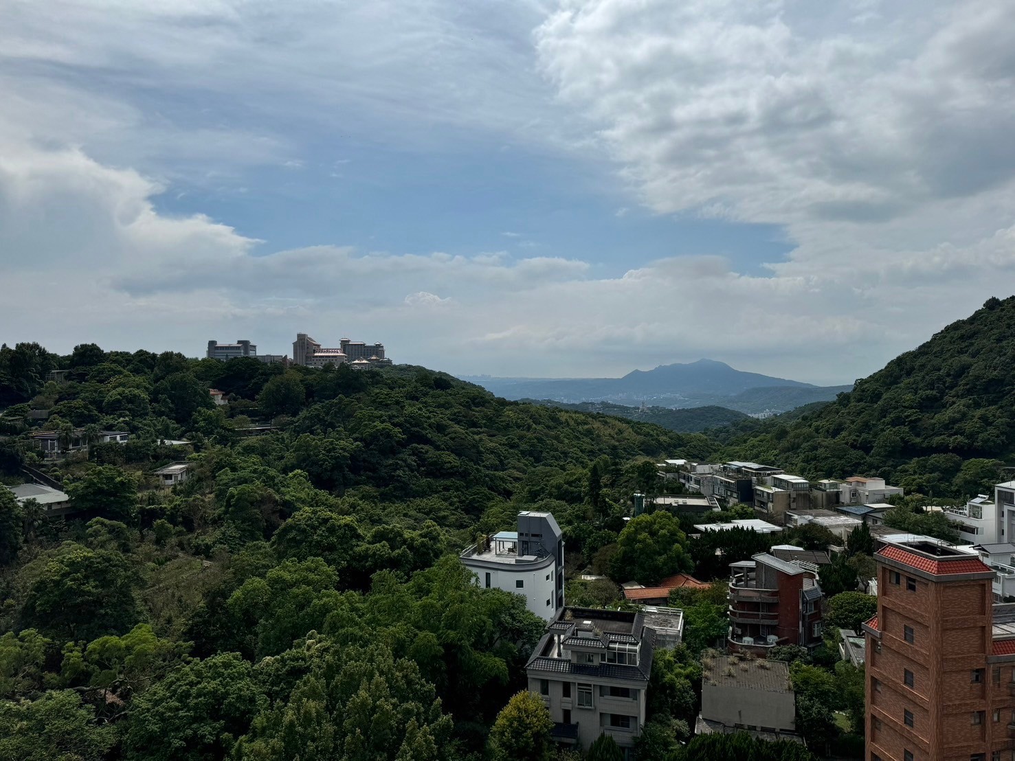 聚寶御邸，豪景挑高宅