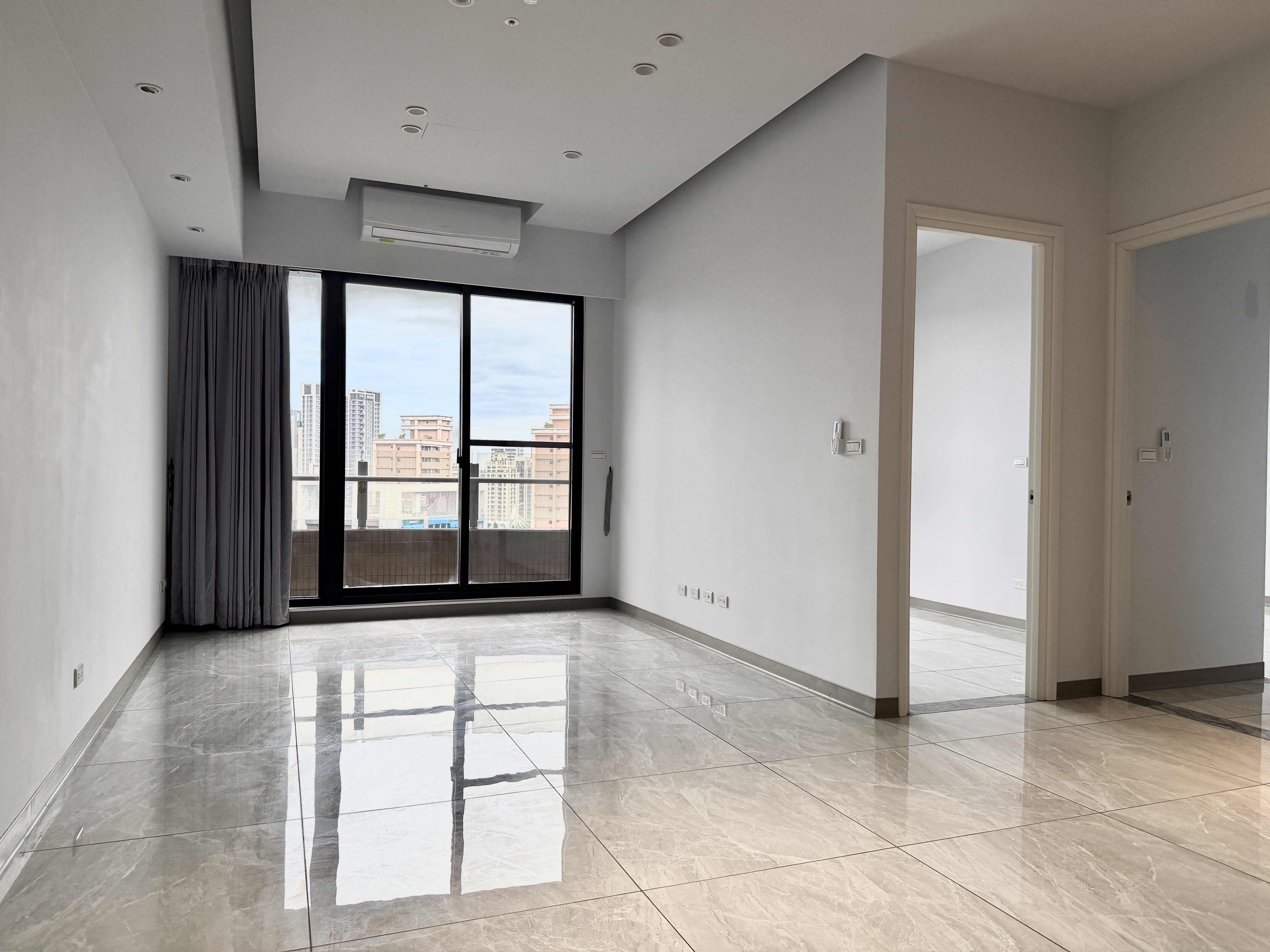 A19捷運威均晶鑽三房車位