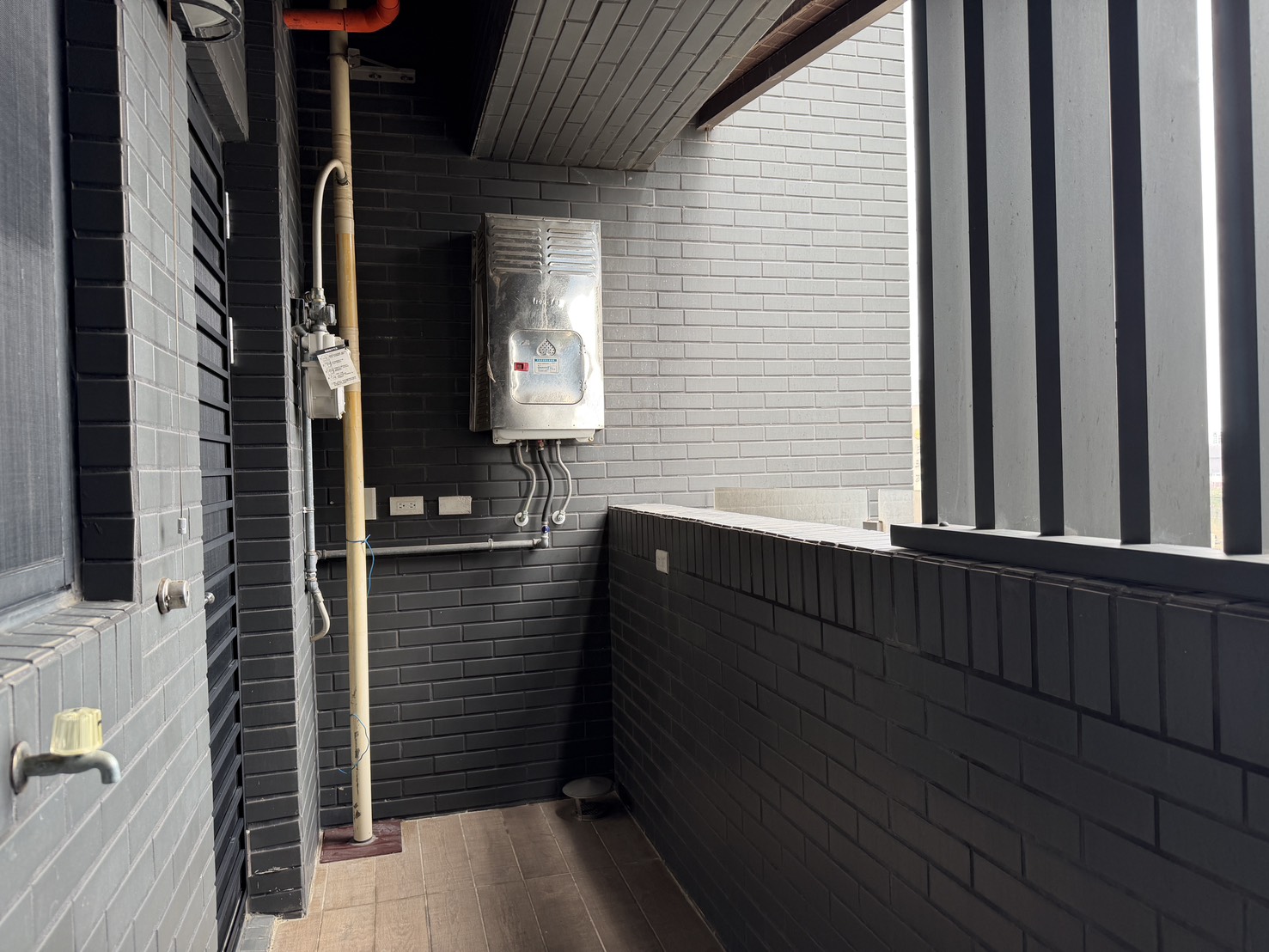 A19捷運威均晶鑽三房車位