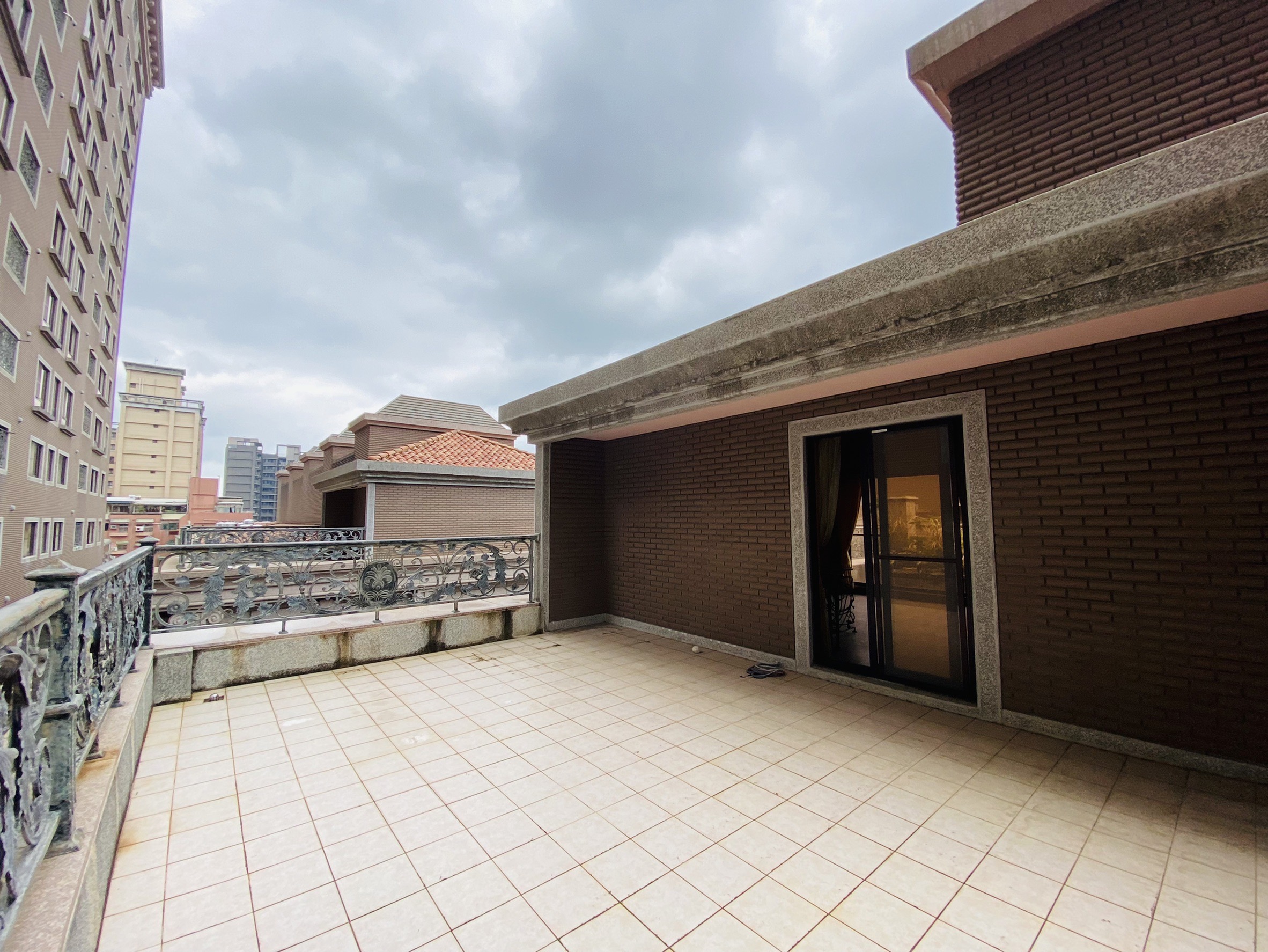 老闆們看過來!豪氣別墅⭐⭐⭐(桃園)中悦至寶電梯別墅