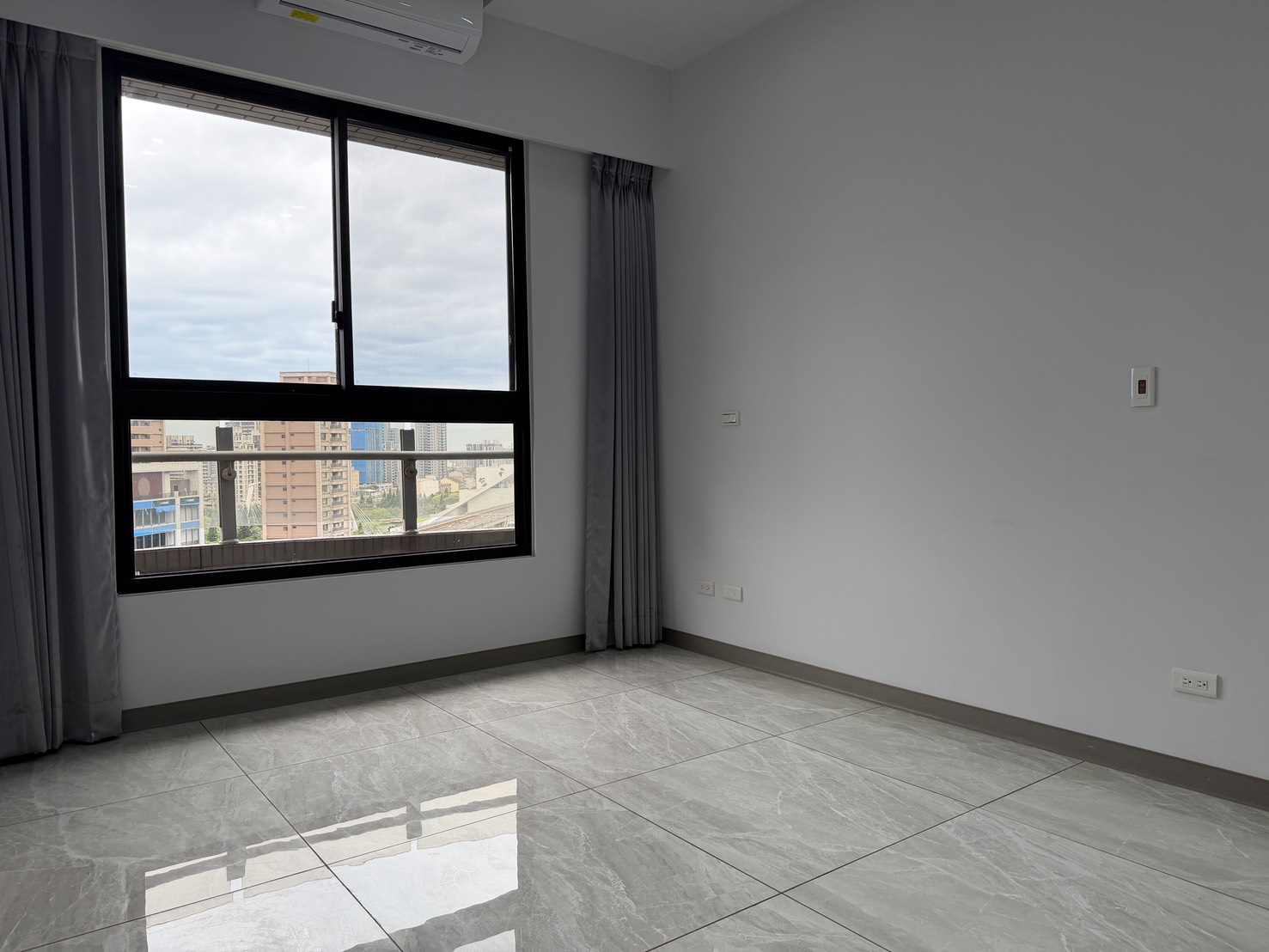 A19捷運威均晶鑽三房車位