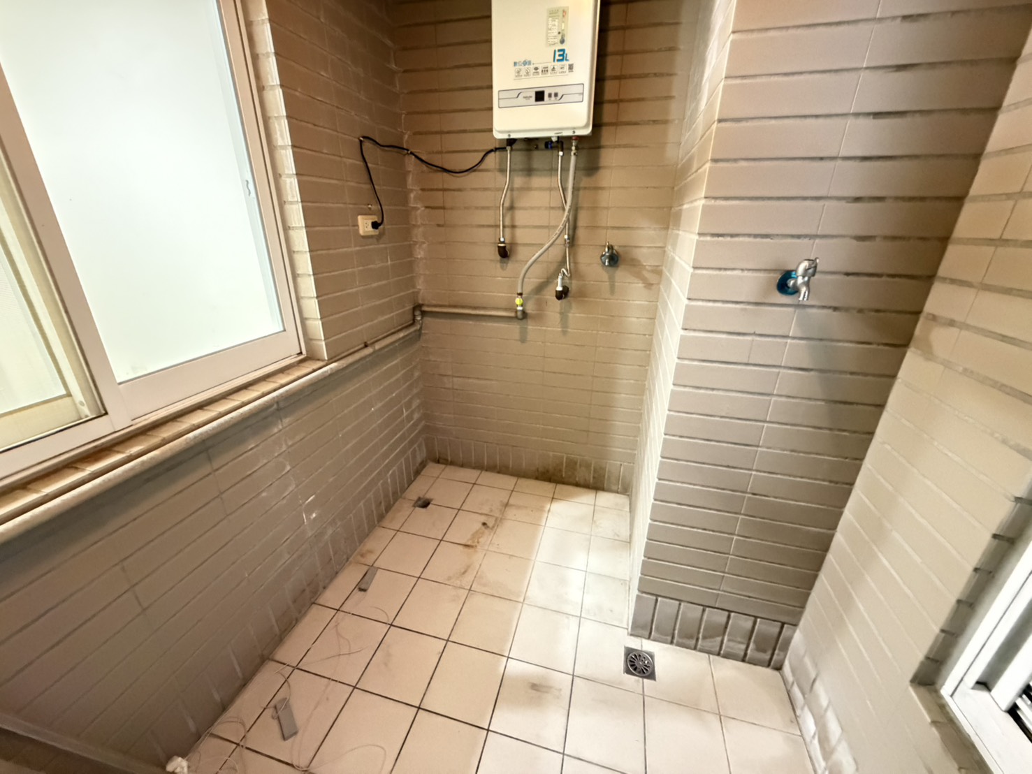 誠意出售價格調整!!⭐⭐⭐獨家平鎮-東方之星三房車位