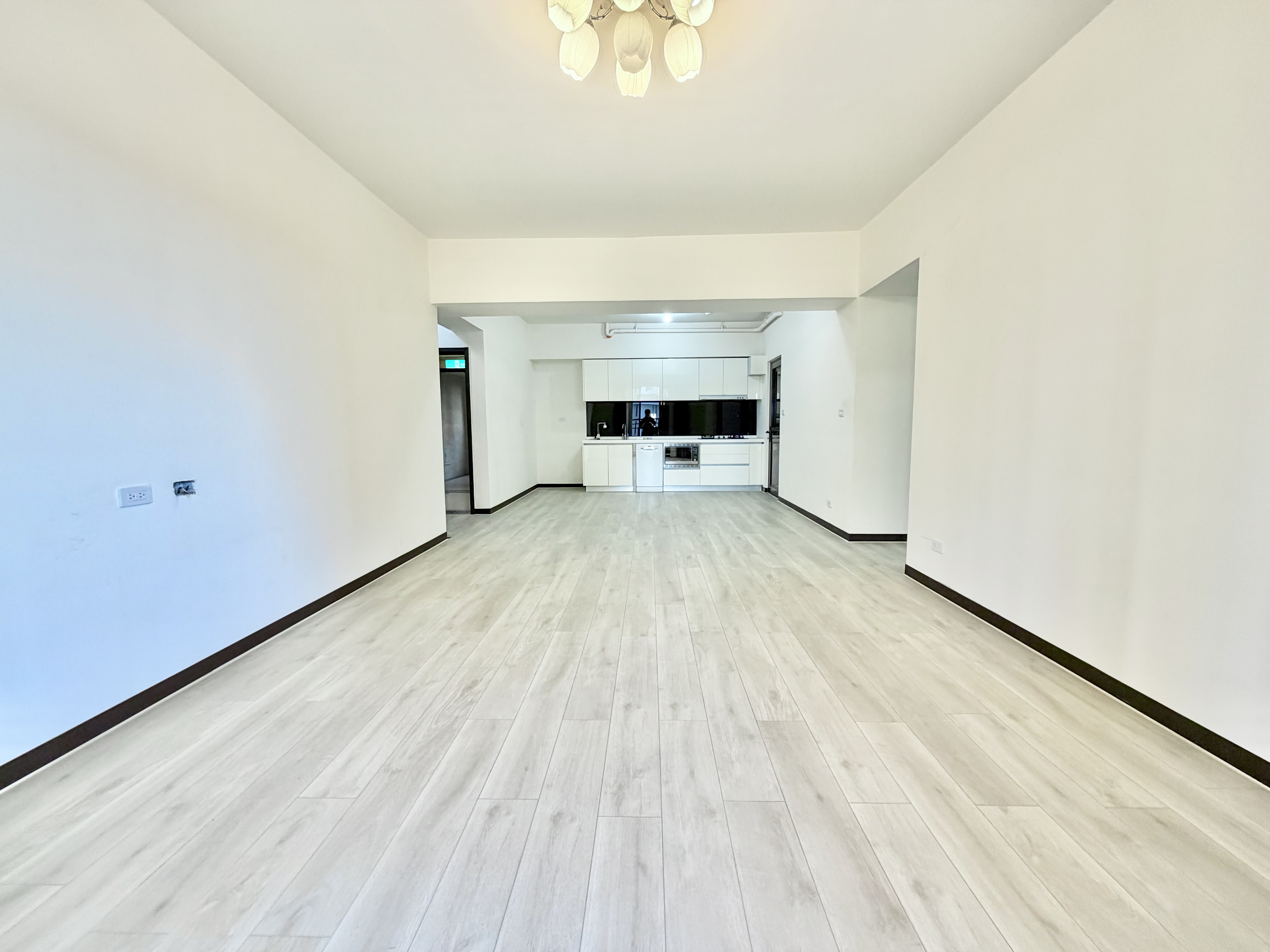 ⭐⭐⭐捷運A19站『東京線上』精美超大三房+車位