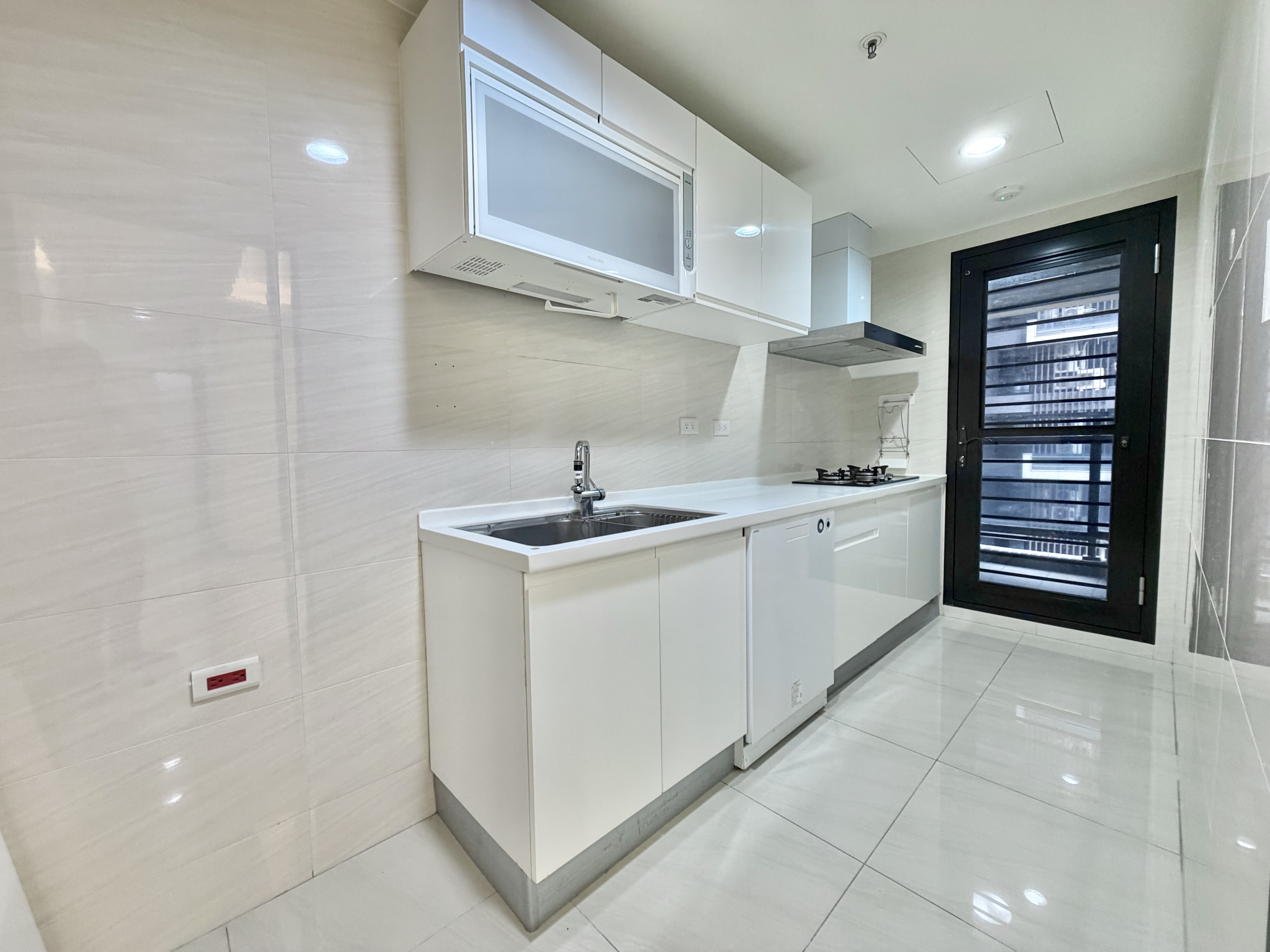 ⭐⭐⭐高鐵捷運A19『國峰苑』裝潢三房+車位