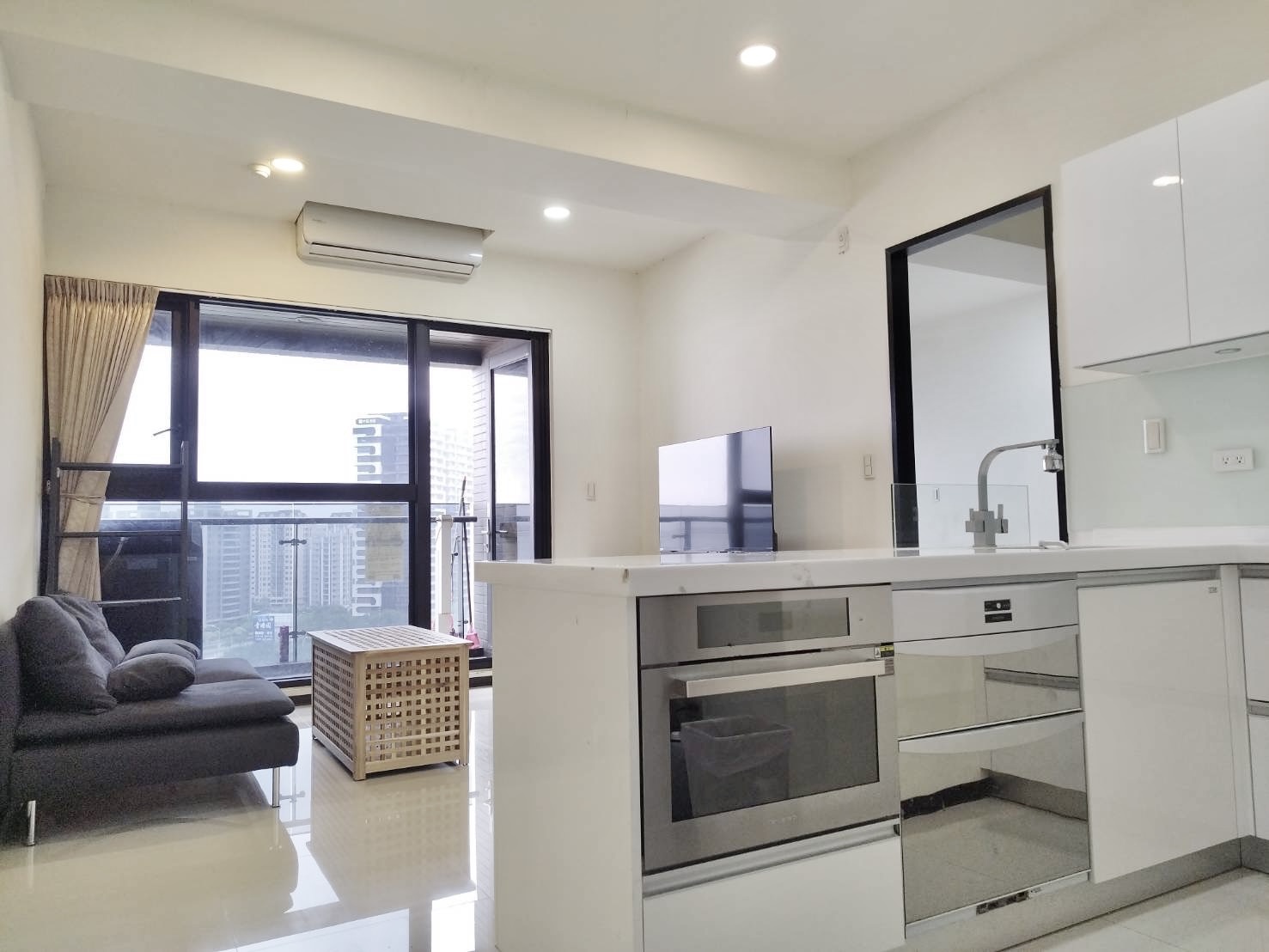 ⭐⭐⭐捷運A19『宏普世界館』精美1+1房車位