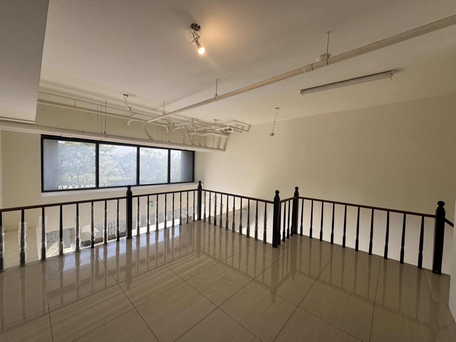 明日禾禾一樓金店面