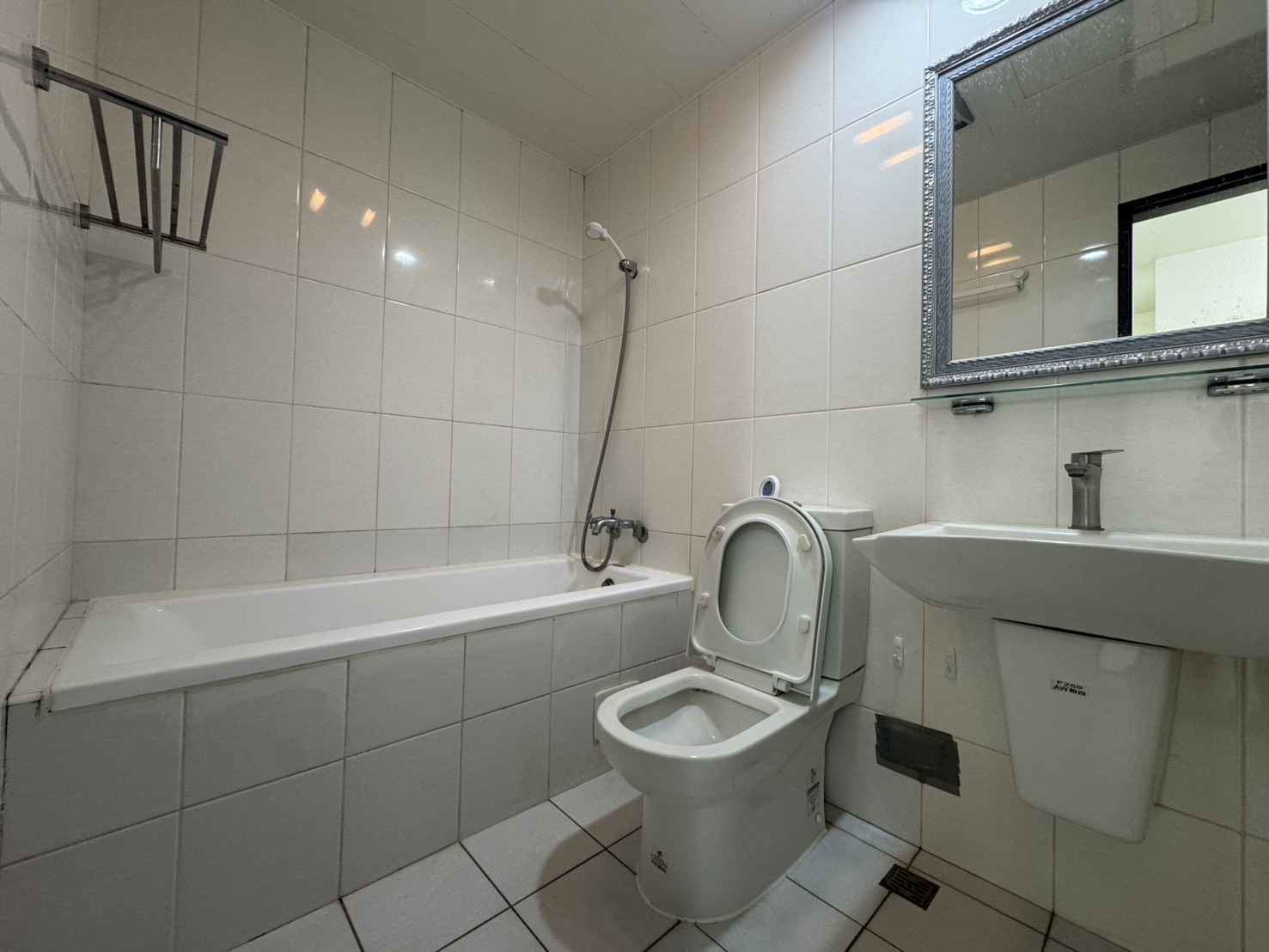 屋主想賣了快來看⭐⭐⭐近中壢後站體育園區兩房車位