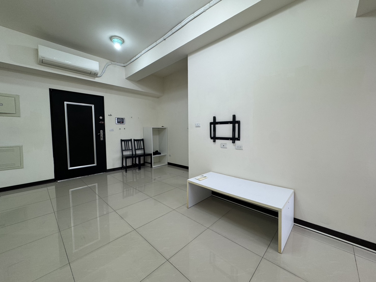 屋主想賣了快來看⭐⭐⭐近中壢後站體育園區兩房車位