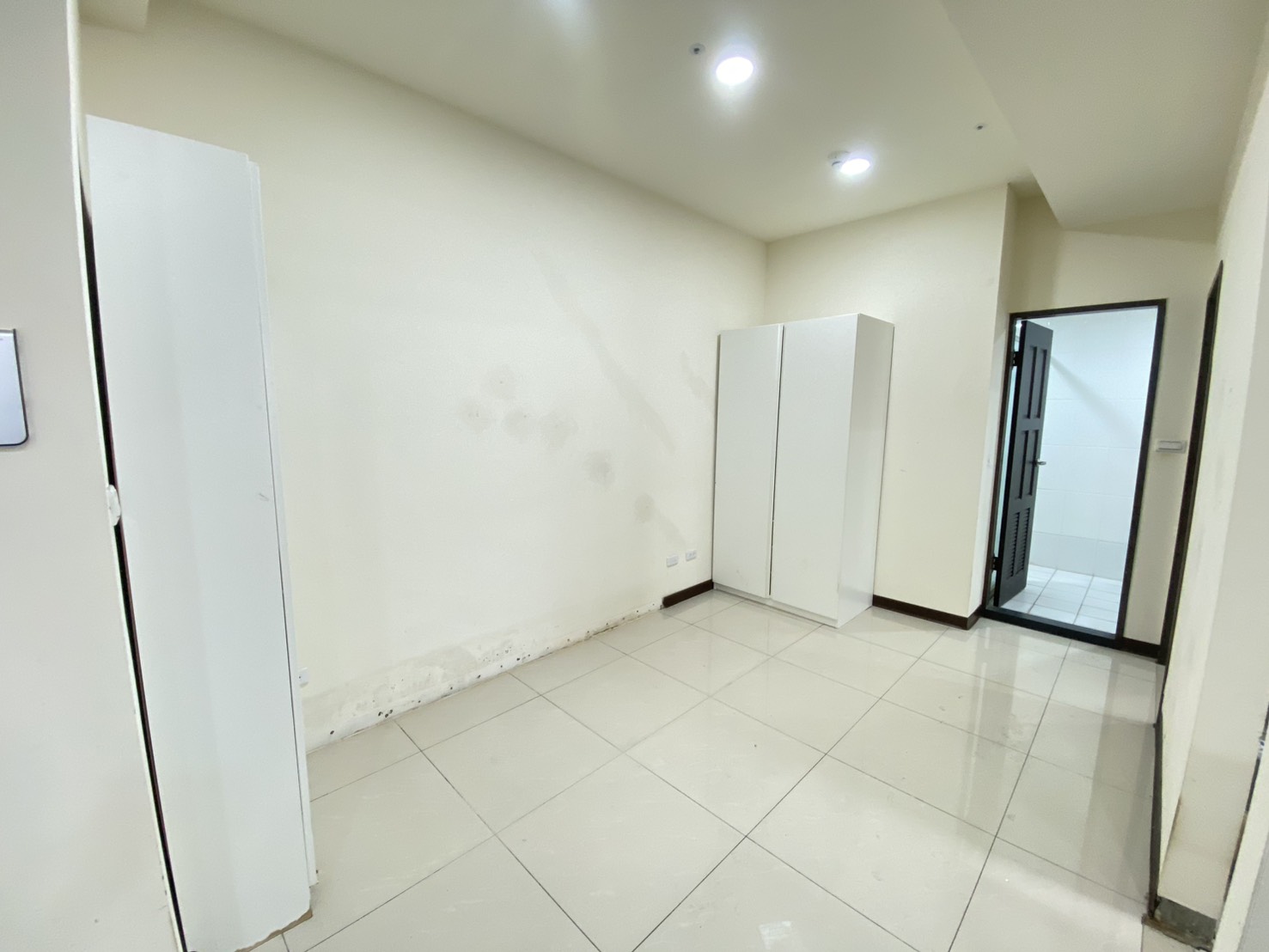 ⭐⭐⭐中壢運動公園旁2房平面車位