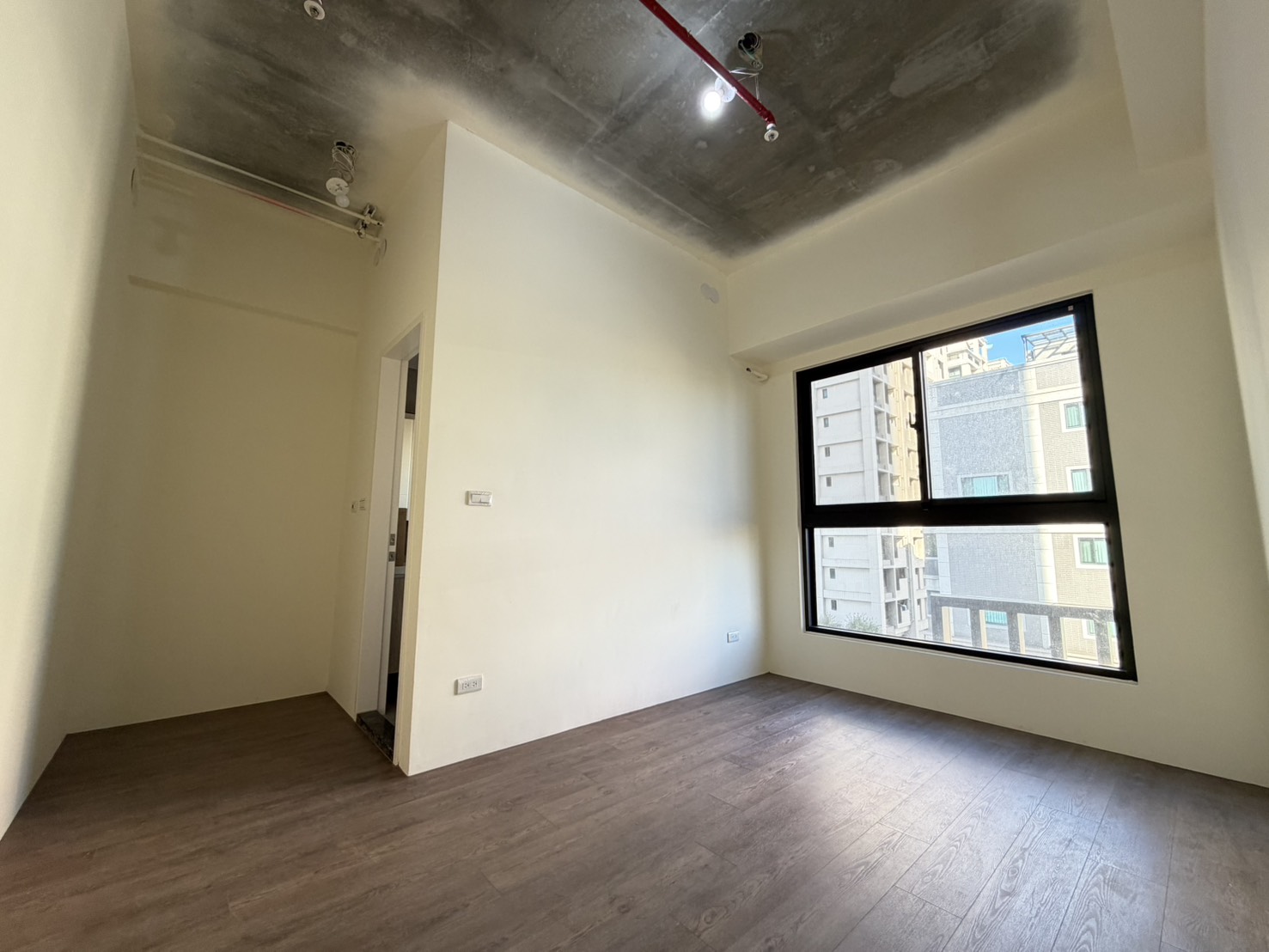 您不能錯過的⭐⭐⭐桃園中路國際ONE三房雙車位