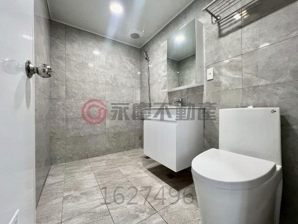 北屯區北平商圈文昌國小旁角間鄰路別墅