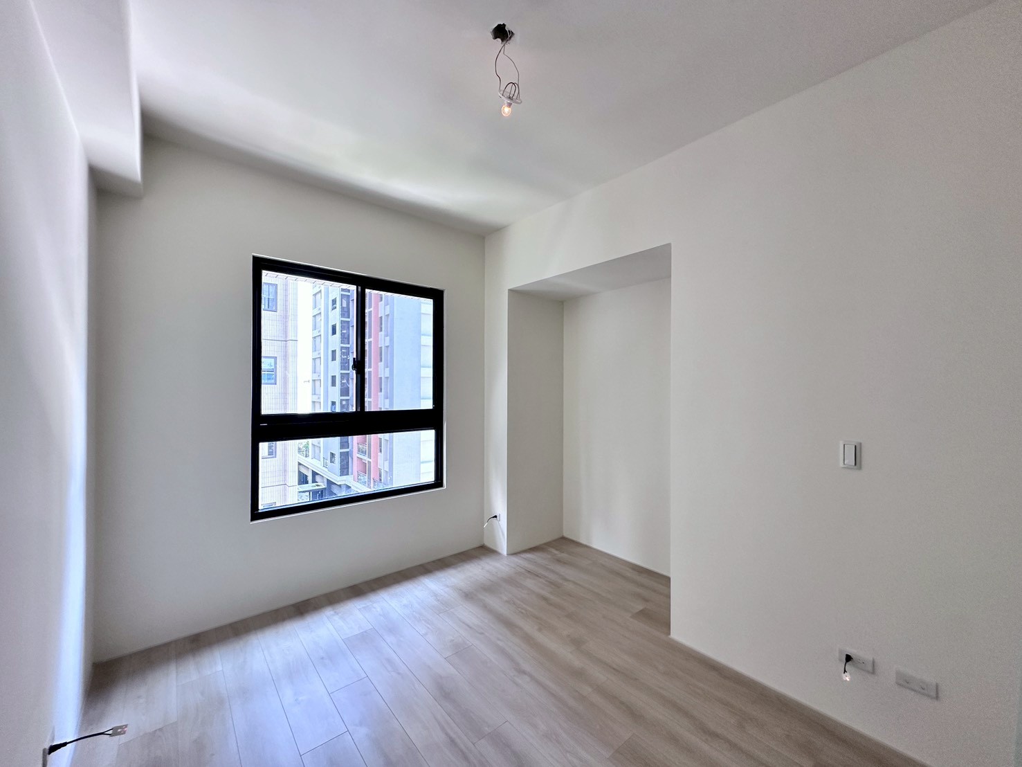 北屯丨機捷特區好市多旁富宇富好全新兩房平車