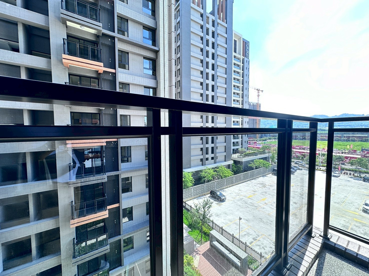 北屯丨機捷特區好市多旁富宇富好全新兩房平車