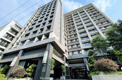 大降價!!!!綠光city｜南屯嶺東｜稀有釋出｜三房平車視野戶