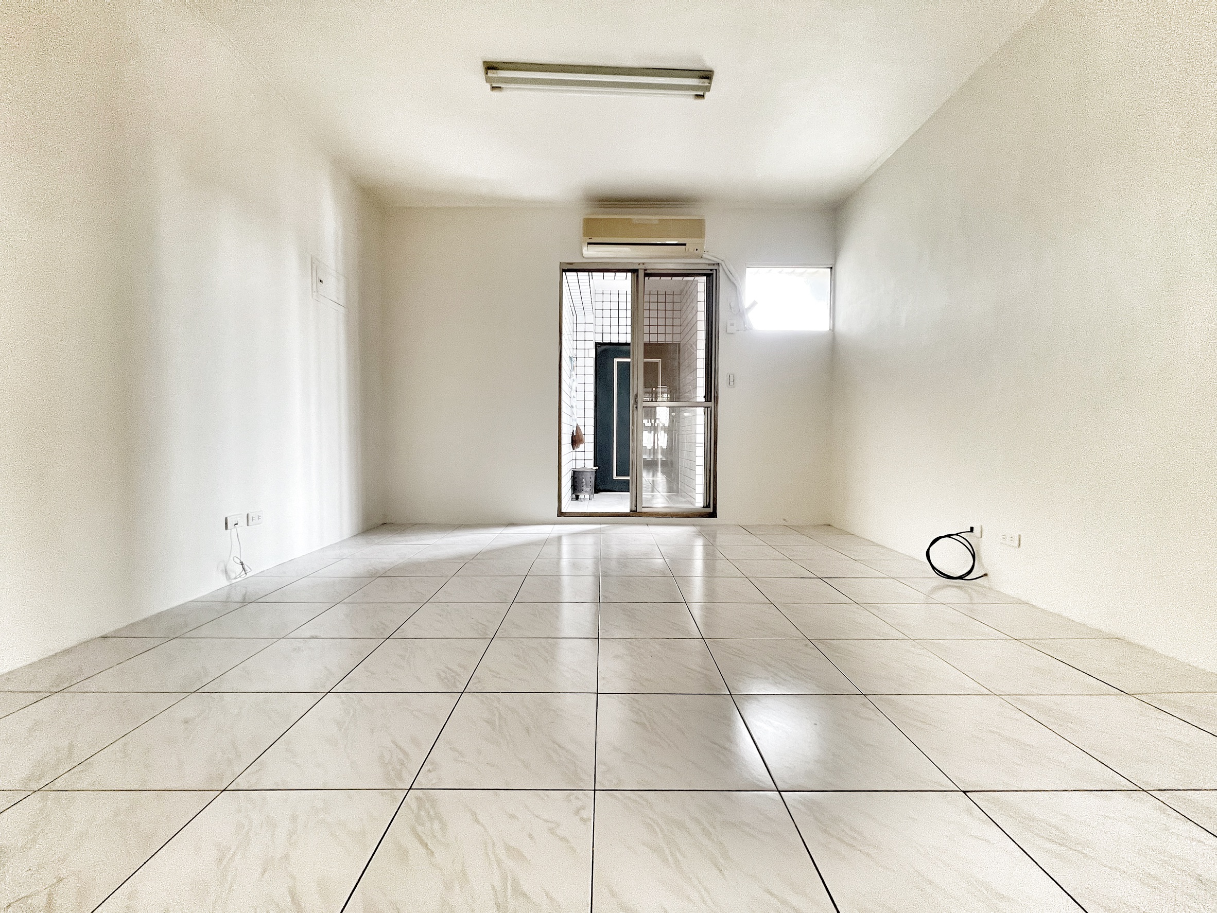 北屯丨水湳經貿雷中慶園次頂樓三採光三房平車美廈