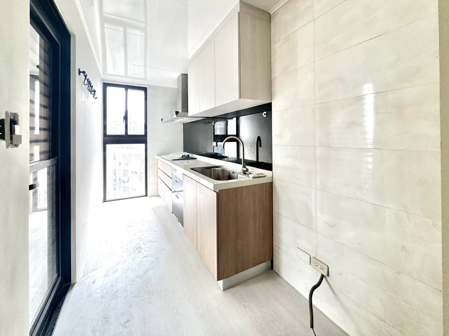 屋主決心不留!!降價求售🔰聚合發權美🔰輕屋齡三面採光三房平車