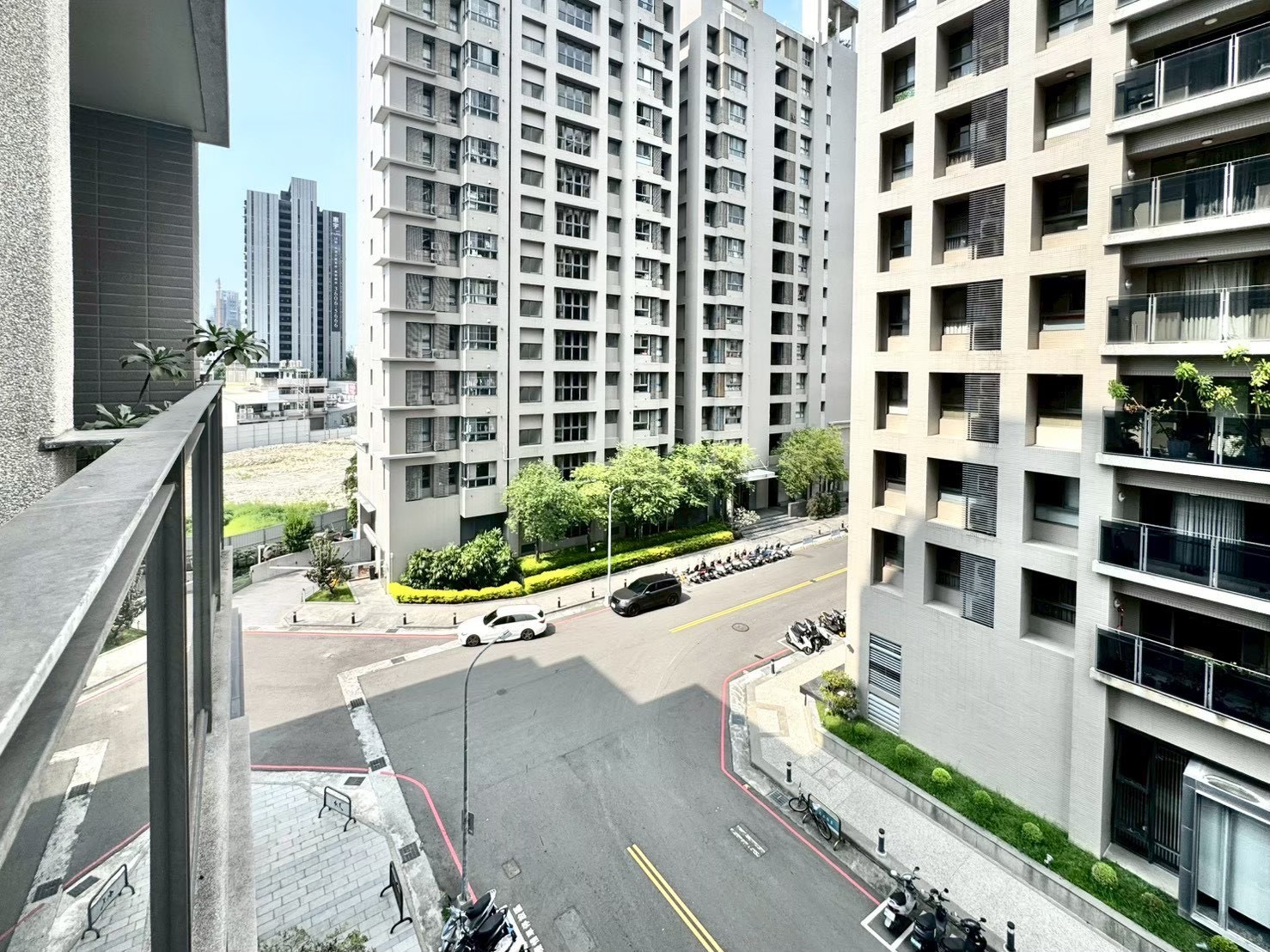 屋主決心不留!!降價求售🔰聚合發權美🔰輕屋齡三面採光三房平車