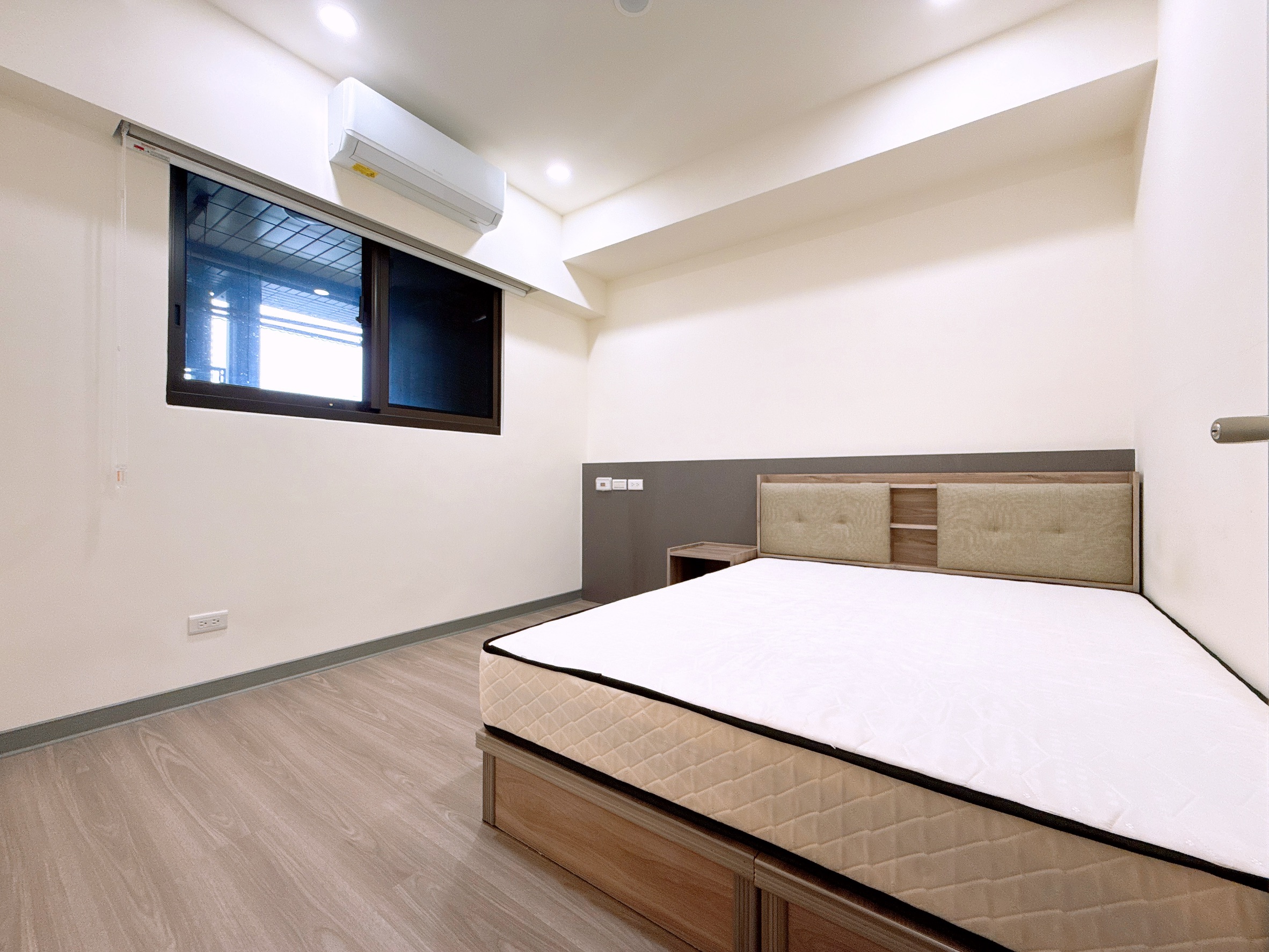 東區丨新年新希望 就看這一道 LALAPORT台中新站精裝兩房平車