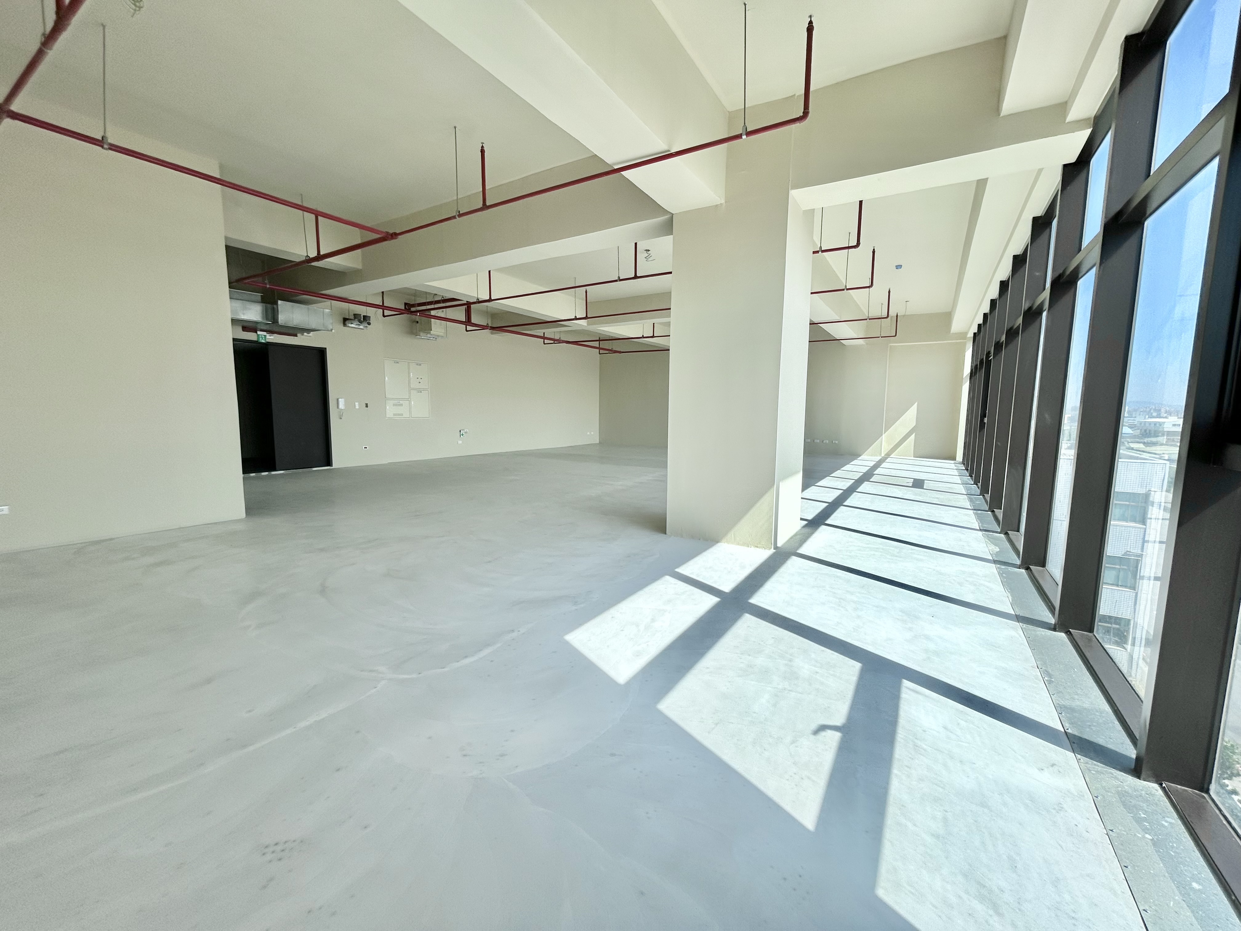 交流道旁ꕤ億聲科技園區全新可廠登辦公室+雙車位