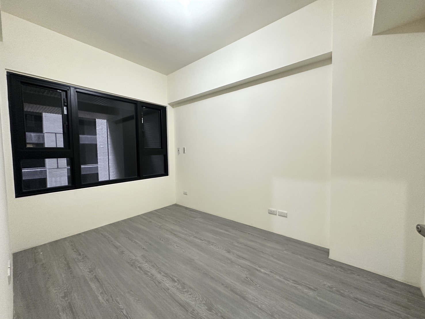 高鐵A18站正蛋黃區ꕤ站前新銳低總價精美兩房平面車位