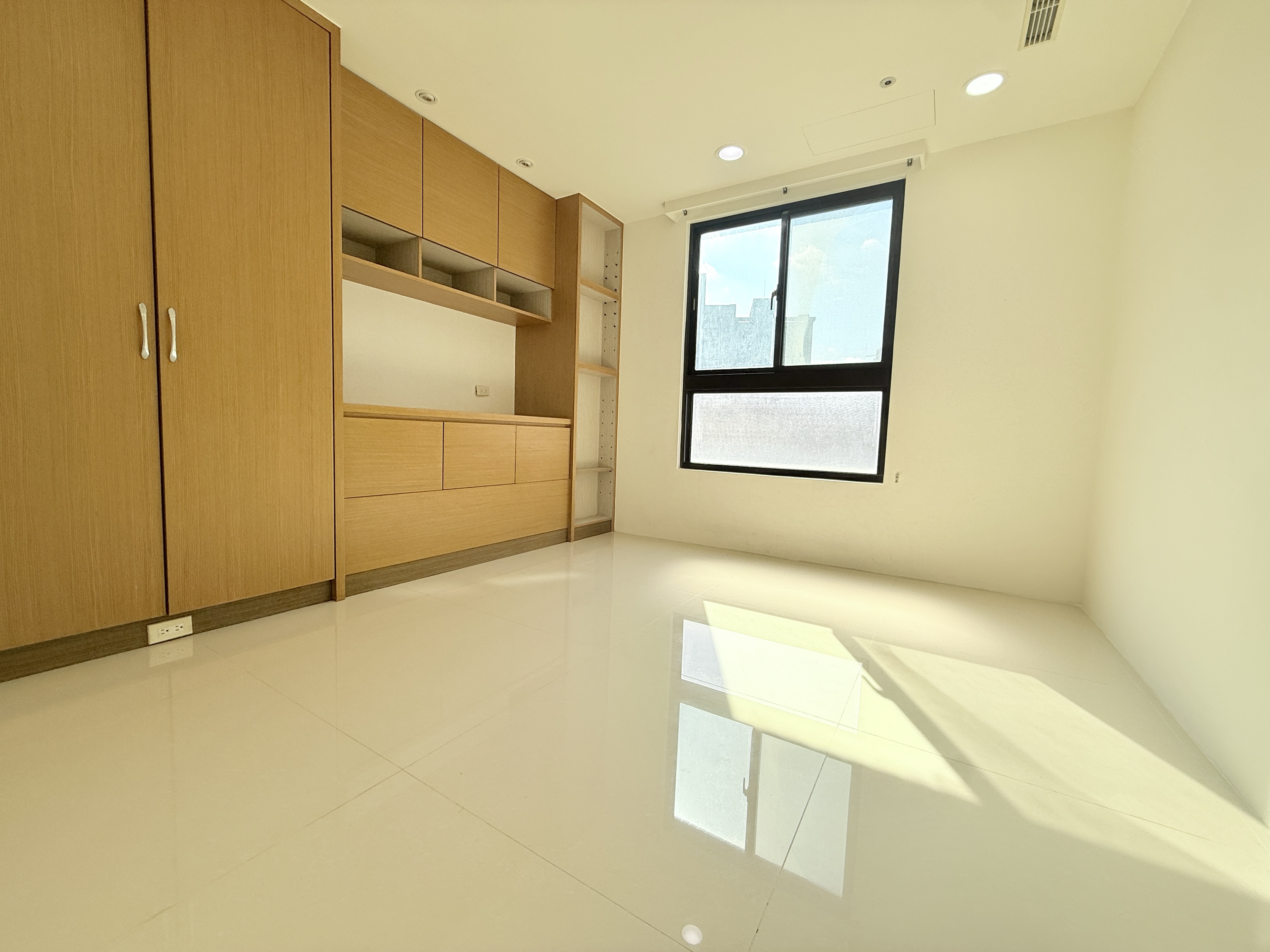 捷運A19站青埔國中宅ꕤ麒寶會館前後陽台雙衛浴開窗大三房車位