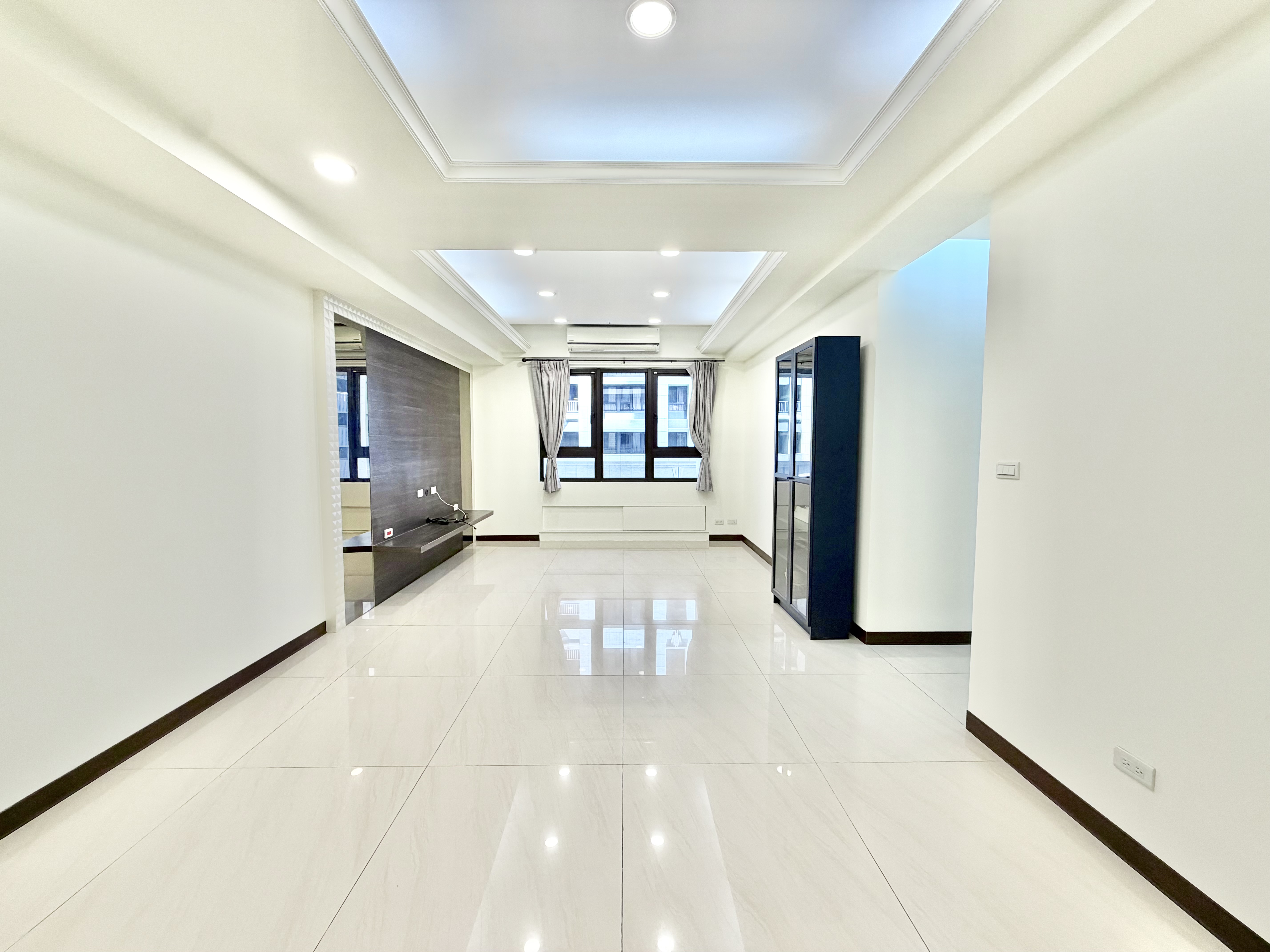 高鐵A18站ꕤ明日苑-5國寶苑精美裝潢衛浴雙開大四房車位