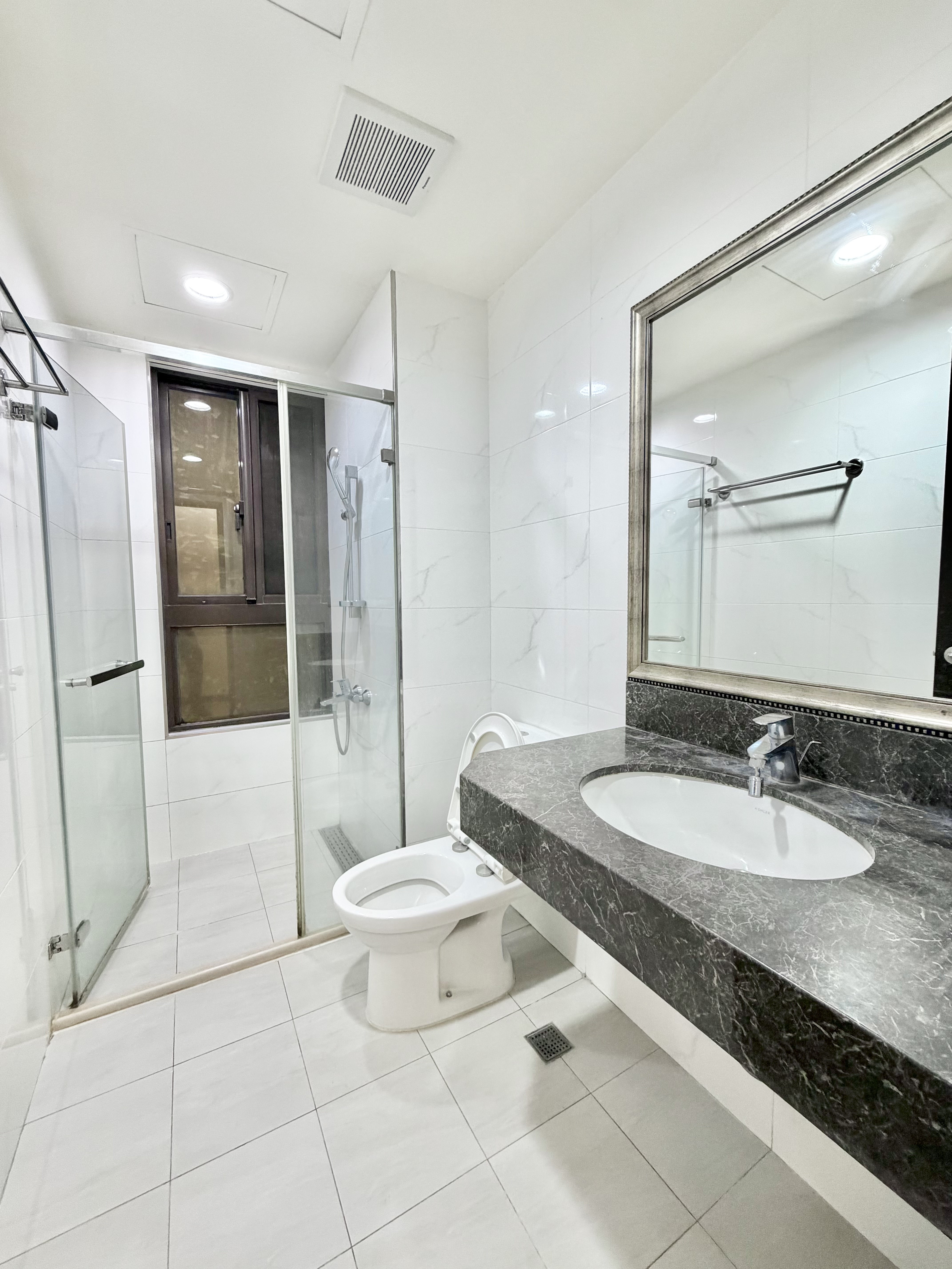 高鐵A18站ꕤ明日苑-5國寶苑精美裝潢衛浴雙開大四房車位