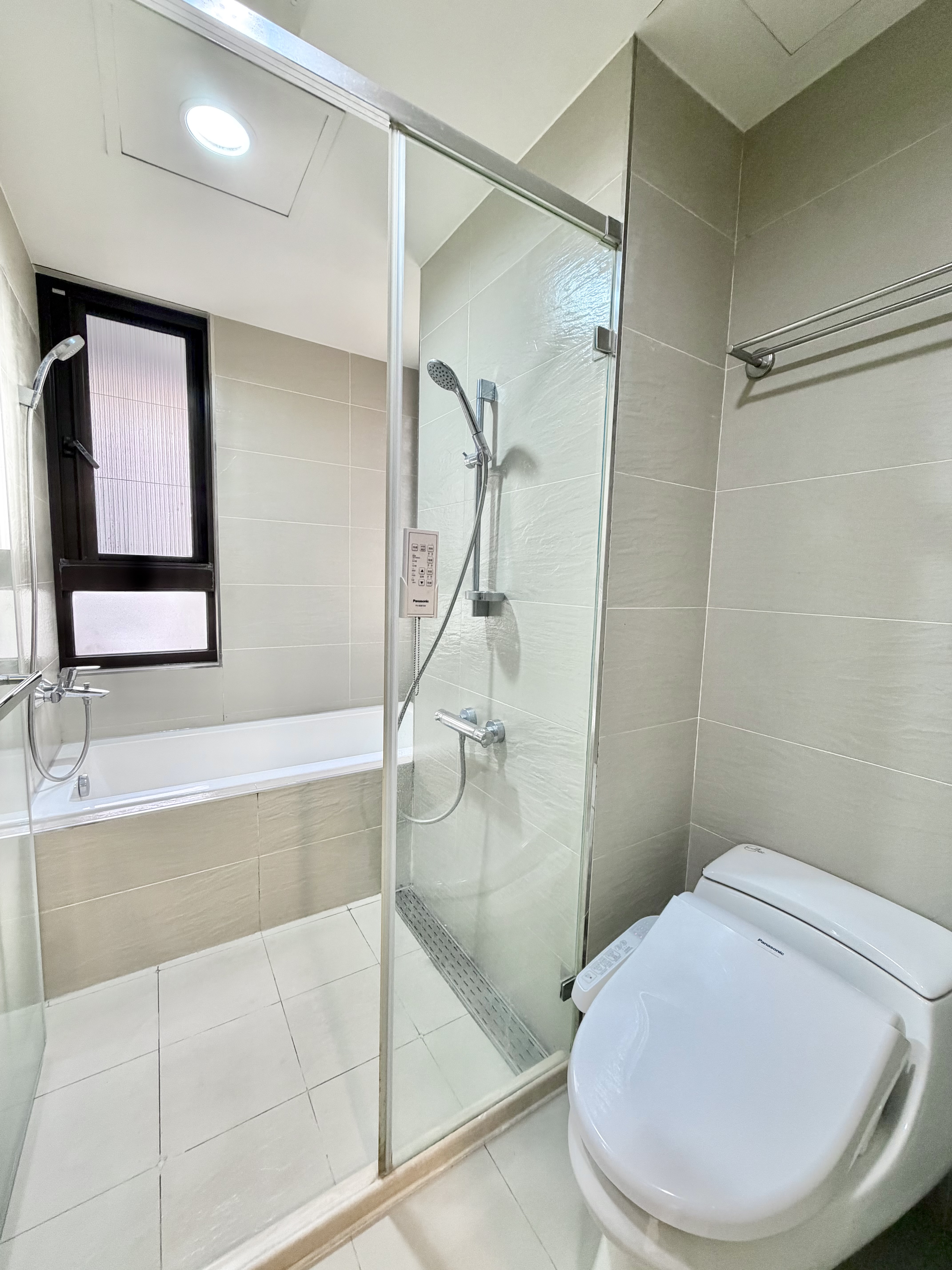 高鐵A18站ꕤ明日苑-5國寶苑精美裝潢衛浴雙開大四房車位