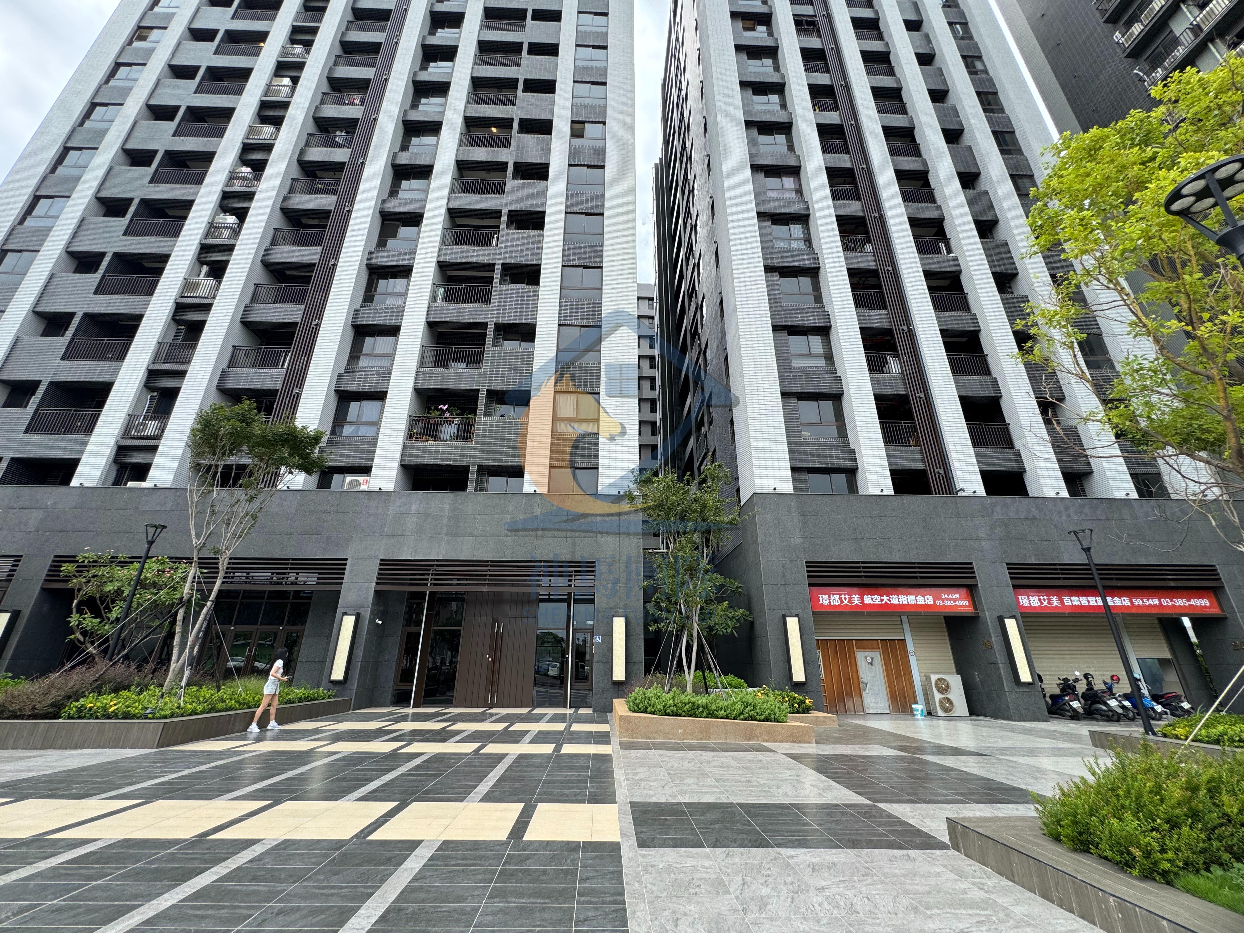 青埔買房買屋 客運園區-璟都艾美金店面＋車