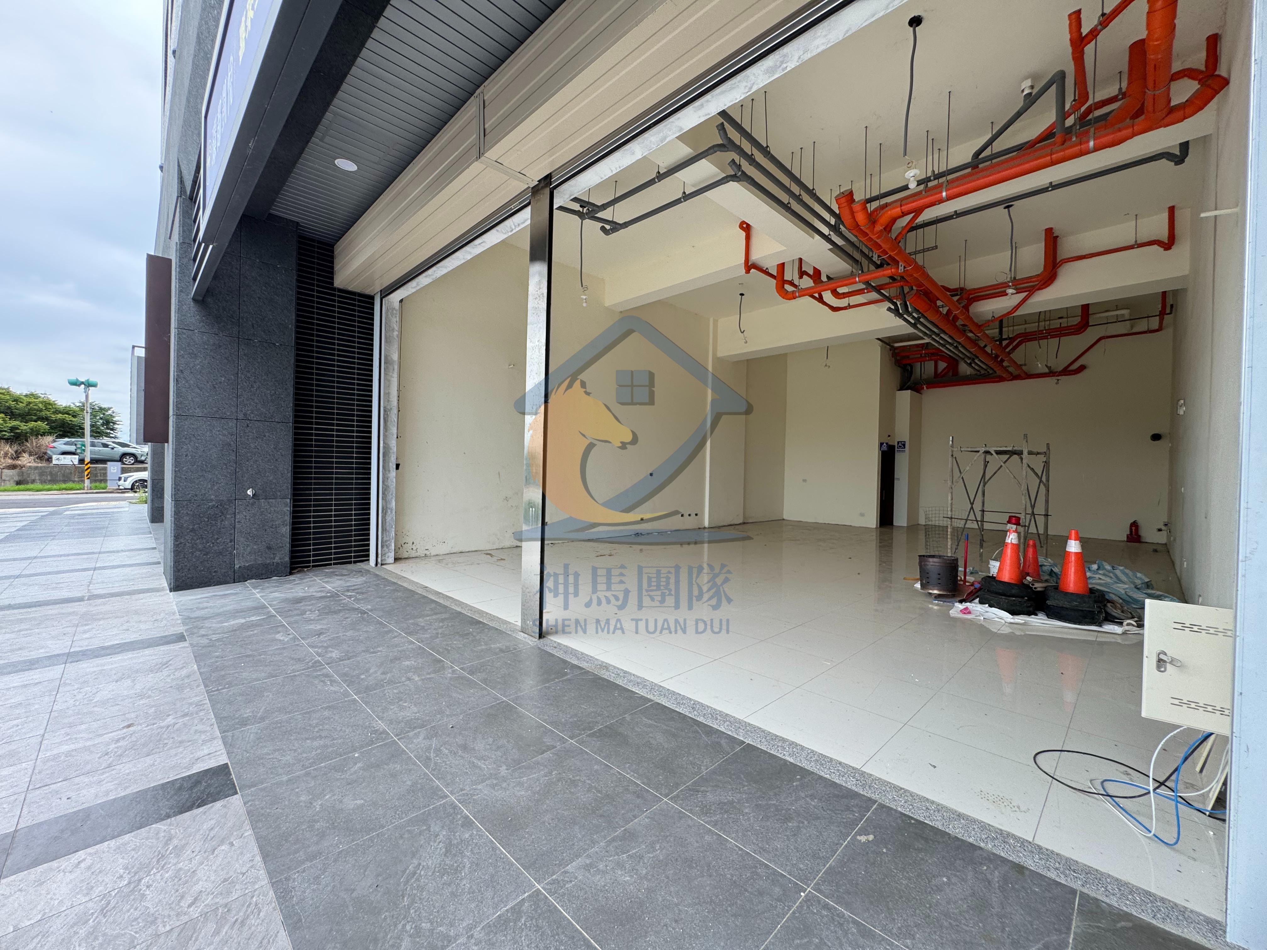 青埔買房買屋 客運園區-璟都凱悅店面＋車（S3)