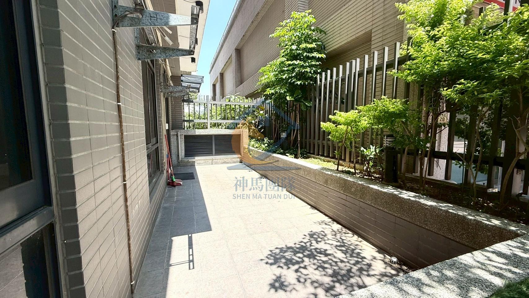 青埔買房買屋 青埔A18-曜建築店面出售