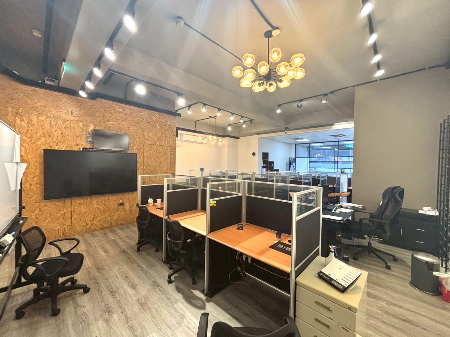 青埔買房買屋 出租 青埔A17 城市勳章金店面