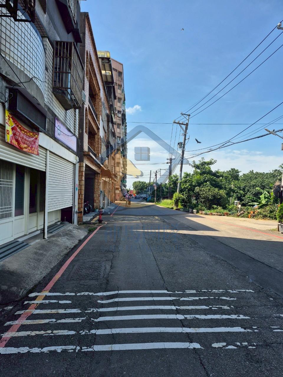 青埔買房買屋 龍岡錢櫃大樓電梯三房